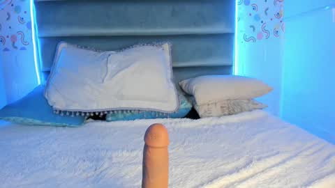 Snapshot of mariana_babe_ chatting on January 25, 12:37 pm mariana_babe_ online show from January 25, 12:37 pm
