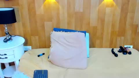 Snapshot of marianaa_aangel chatting on February 25, 11:15 pm Mariana Angel online show from February 25, 11:15 pm
