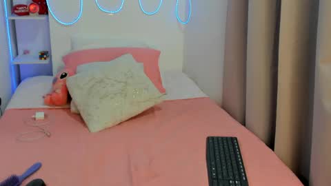 Mariangel online show from May 16, 2:41 am