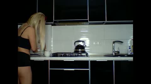 Snapshot of marianna1977 chatting on February 27, 8:53 pm marianna1977 online show from February 27, 8:53 pm