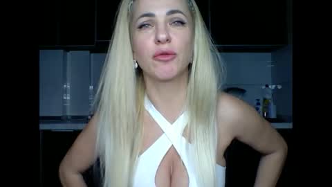 Snapshot of marianna1977 chatting on March 4, 1:12 am marianna1977 online show from March 4, 1:12 am