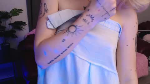 marianna_meow246 online show from April 16, 8:09 pm