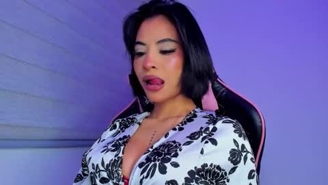 M A R I A N E online show from February 5, 3:54 am