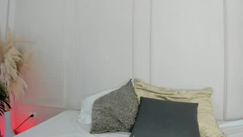 Maria Pettit online show from April 8, 12:30 pm