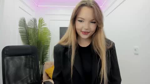 mariarobinsone online show from November 4, 12:50 pm