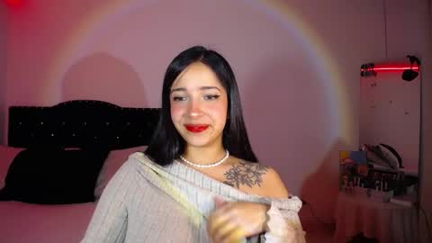 Snapshot of marie_daved chatting on December 2, 2:13 am Nicolle online show from December 2, 2:13 am