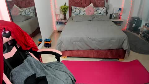 marie online show from February 20, 6:13 pm