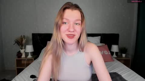 Snapshot of mariel_brown chatting on February 11, 9:20 am mariel_brown online show from February 11, 9:20 am