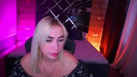 Snapshot of mariellavv chatting on October 2, 1:10 pm Mariella online show from October 2, 1:10 pm