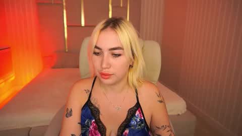 Snapshot of mariellavv chatting on October 17, 10:25 pm Mariella online show from October 17, 10:25 pm