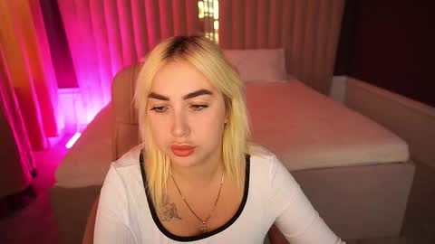 Snapshot of mariellavv chatting on October 3, 1:19 pm Mariella online show from October 3, 1:19 pm