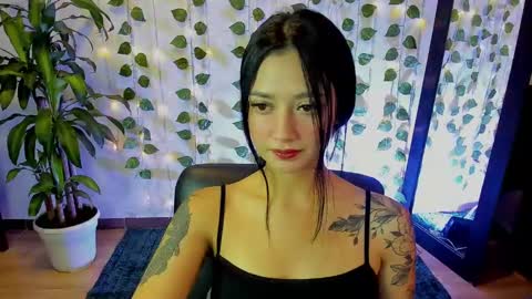 Snapshot of mariianadiaz1_ chatting on February 4, 3:47 pm Maryyy online show from February 4, 3:47 pm