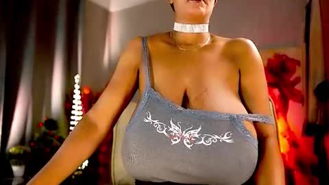 Snapshot of mariicha chatting on October 7, 7:26 am Nikita - Scroll down and read my bio please. New Pictures in Bio online show from October 7, 7:26 am