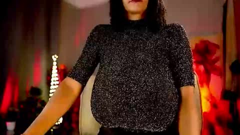 Snapshot of mariicha chatting on October 29, 6:59 am Nikita - Scroll down and read my bio please. New Pictures in Bio online show from October 29, 6:59 am