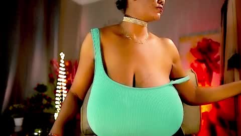 Snapshot of mariicha chatting on February 5, 7:07 am Nikita - Scroll down and read my bio please. New Pictures in Bio online show from February 5, 7:07 am