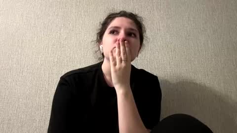 Emmie online show from March 27, 8:59 am