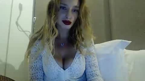 Snapshot of marilyndevilish chatting on October 5, 9:11 pm MarilynDevilish online show from October 5, 9:11 pm