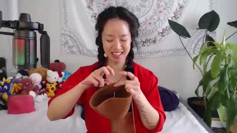 MarissaPeach online show from April 5, 4:15 pm