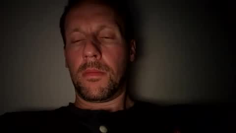Snapshot of mark__39 chatting on October 6, 11:44 pm Mark online show from October 6, 11:44 pm