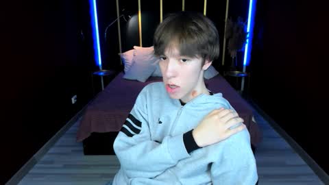 Mark online show from March 15, 2:53 pm