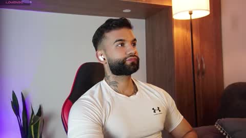 Mark online show from November 7, 11:07 pm