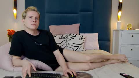 Mark online show from March 26, 6:51 am