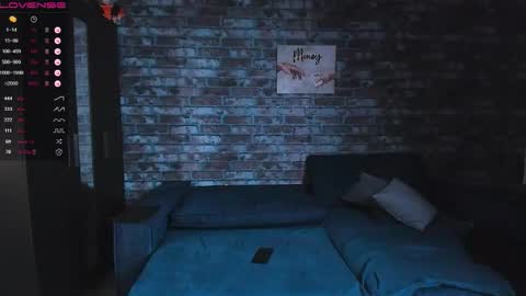 Mark online show from November 5, 9:33 am