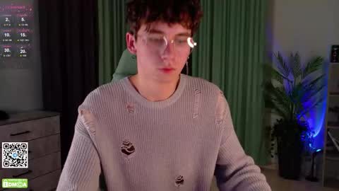 Snapshot of mark_safr chatting on October 19, 12:43 pm Mark online show from October 19, 12:43 pm