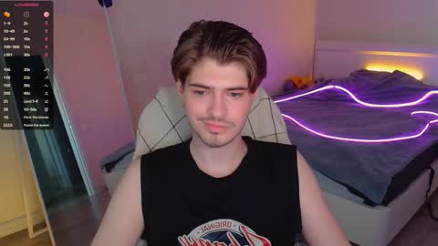 Snapshot of mark_sun chatting on September 14, 2:18 pm Mark online show from September 14, 2:18 pm