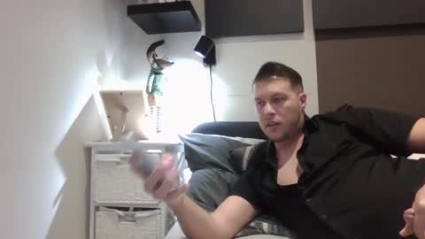 Snapshot of markster9696 chatting on February 18, 7:09 pm markster9696 online show from February 18, 7:09 pm