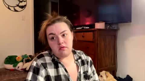 Snapshot of maroon_moon chatting on February 15, 8:33 pm maroon_moon online show from February 15, 8:33 pm