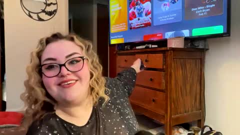 Snapshot of maroon_moon chatting on February 13, 7:10 pm maroon_moon online show from February 13, 7:10 pm