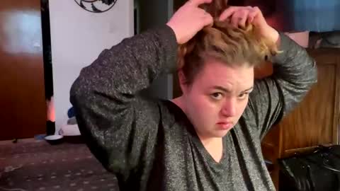 Snapshot of maroon_moon chatting on February 16, 7:49 pm maroon_moon online show from February 16, 7:49 pm