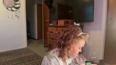 Snapshot of maroon_moon chatting on November 1, 5:23 pm maroon_moon online show from November 1, 5:23 pm