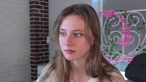 Andriella online show from April 12, 9:35 am