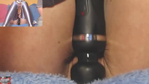   online show from April 18, 8:42 pm