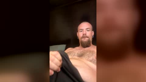 marriedmisfits253547 online show from August 3, 5:41 pm