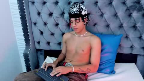 MARSHALL online show from November 22, 1:42 pm