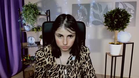 martaedams online show from April 1, 1:41 pm