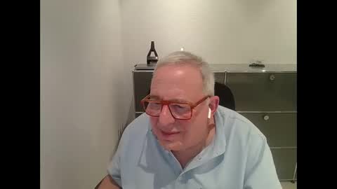 martin_1947 online show from March 2, 7:56 pm