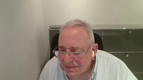 martin_1947 online show from May 18, 10:16 pm