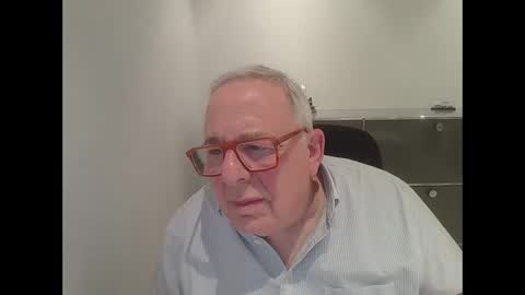 martin_1947 online show from January 2, 8:24 pm