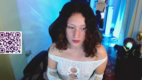 Snapshot of martina_adams chatting on February 9, 12:39 am mari online show from February 9, 12:39 am