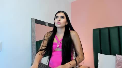 Snapshot of martina_divine_ chatting on October 20, 11:48 am Martina Divine online show from October 20, 11:48 am