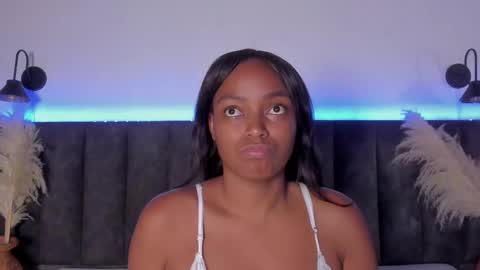 Snapshot of martina_jackson_ chatting on September 21, 8:35 pm Laura online show from September 21, 8:35 pm