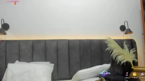 Snapshot of martina_jackson_ chatting on October 12, 7:49 pm Laura online show from October 12, 7:49 pm