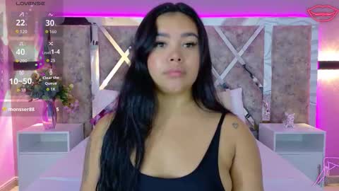 Snapshot of martinagarcia__ chatting on October 15, 7:26 pm Martina Garcia online show from October 15, 7:26 pm