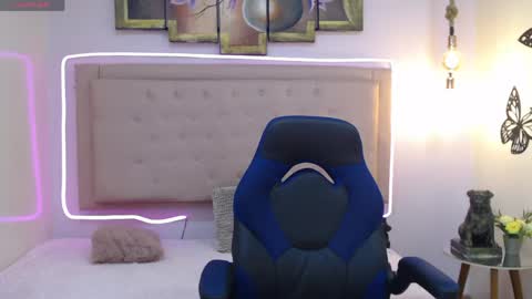 M A R T I N A online show from April 14, 4:49 am