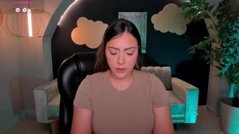 Martinna Bonnet online show from March 10, 4:57 pm