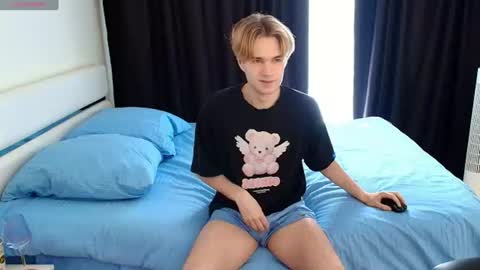martintw_17 online show from June 29, 5:15 am